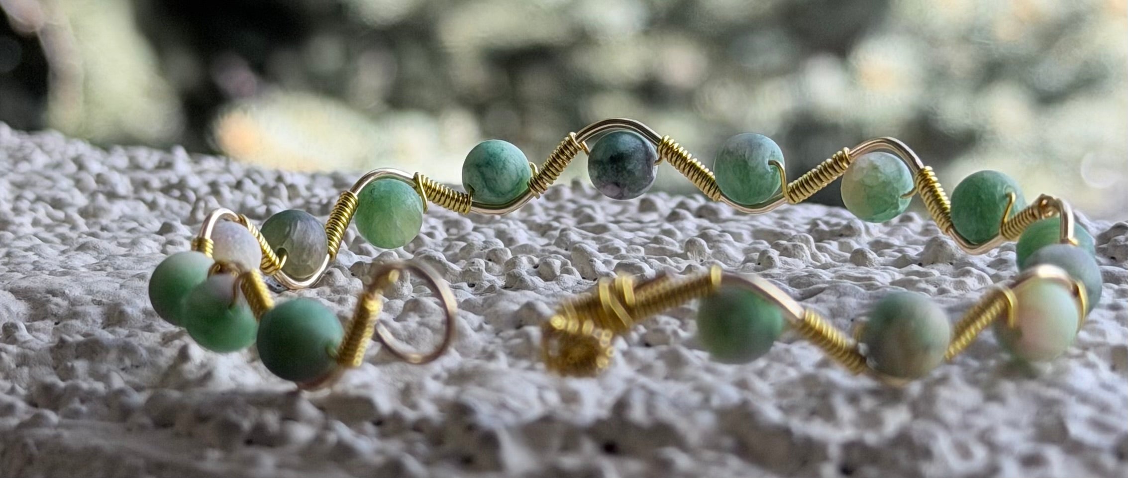 Gold wire wiggle bracelet